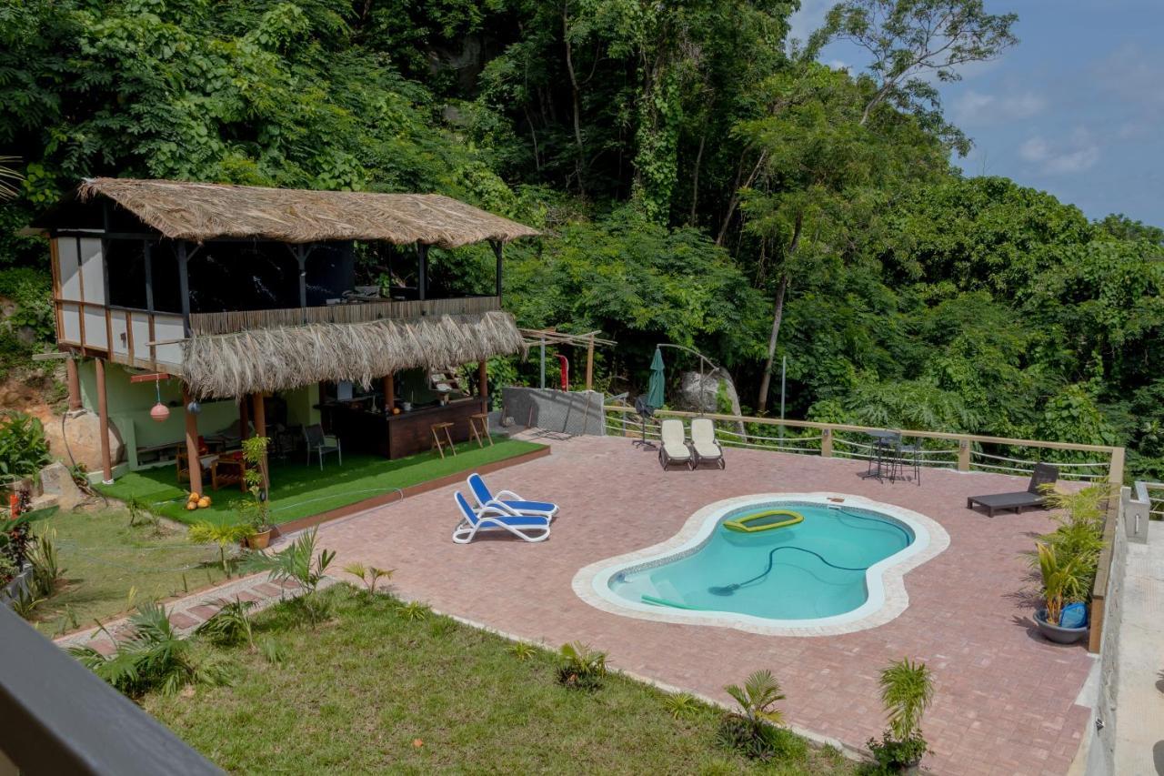 Auguste Holiday Residence Anse Etoile エクステリア 写真