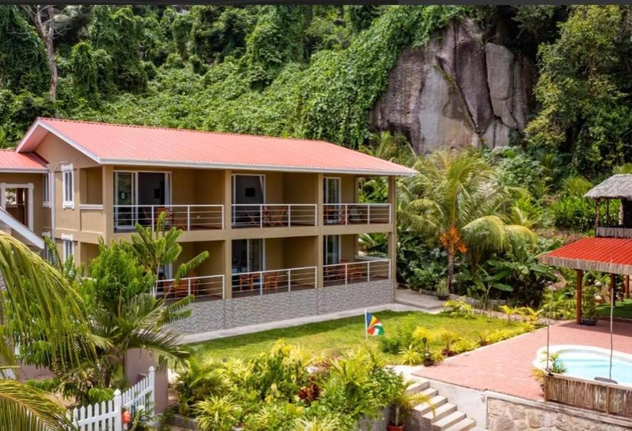 Auguste Holiday Residence Anse Etoile エクステリア 写真