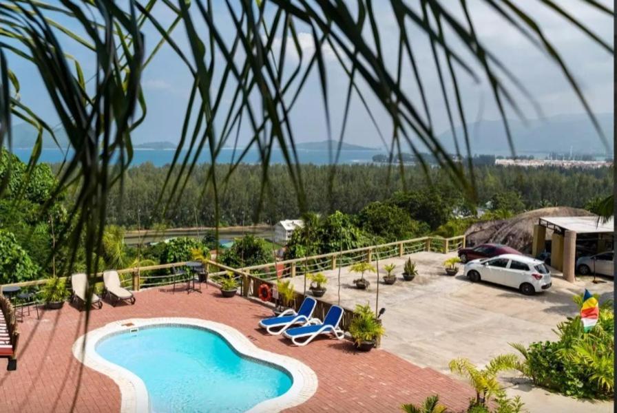 Auguste Holiday Residence Anse Etoile エクステリア 写真
